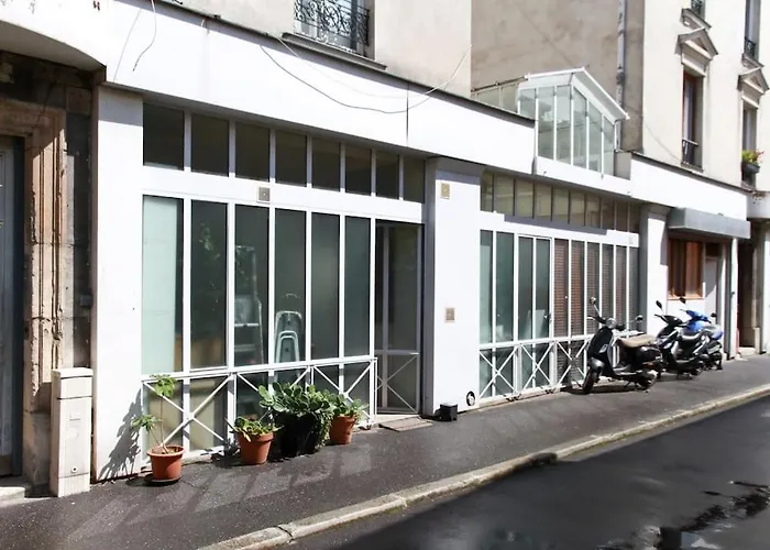 Unique Loft In Paris Near Parc De La Villette